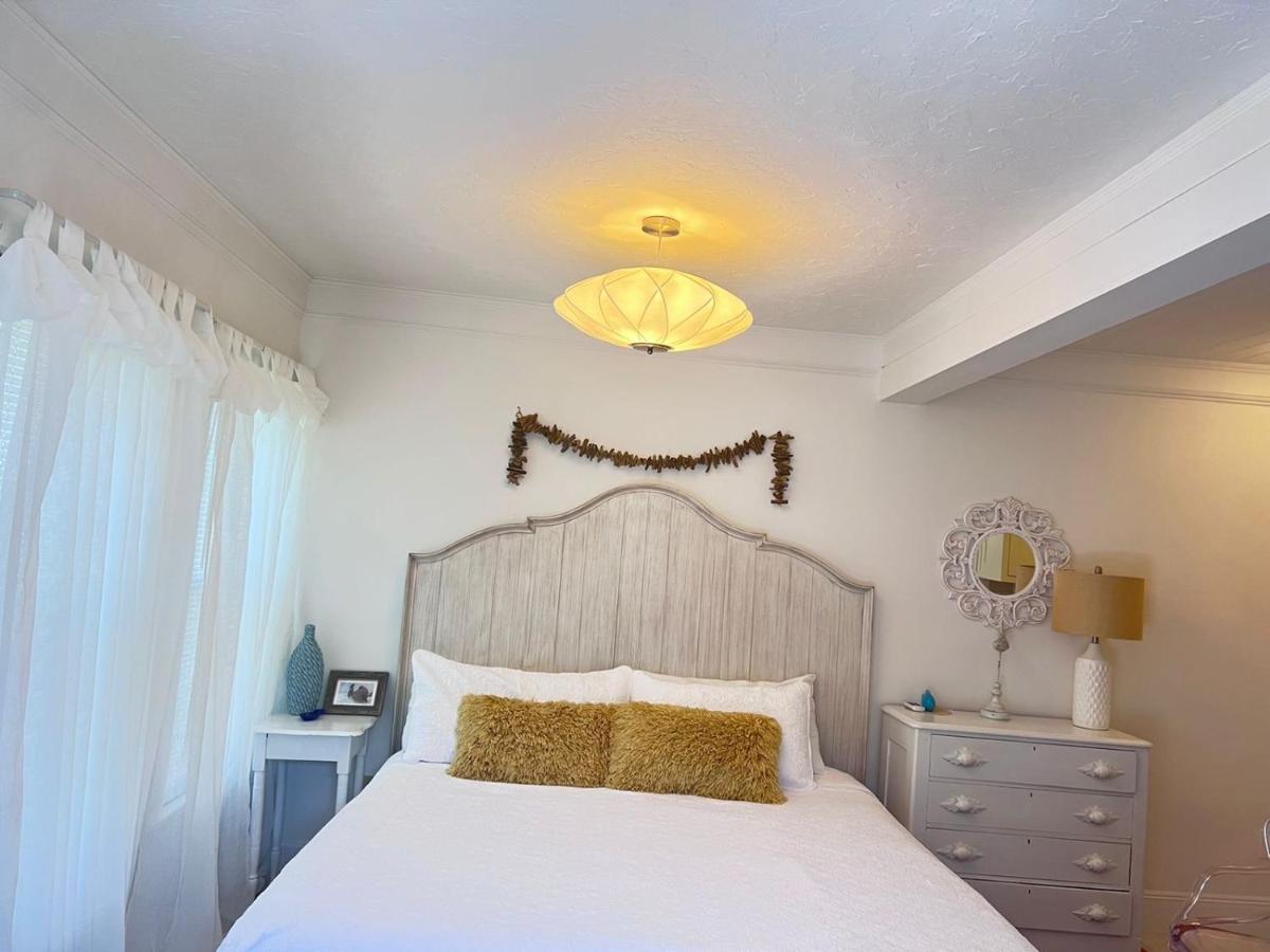 Narragansett House Bed & Breakfast Oak Bluffs Eksteriør bilde